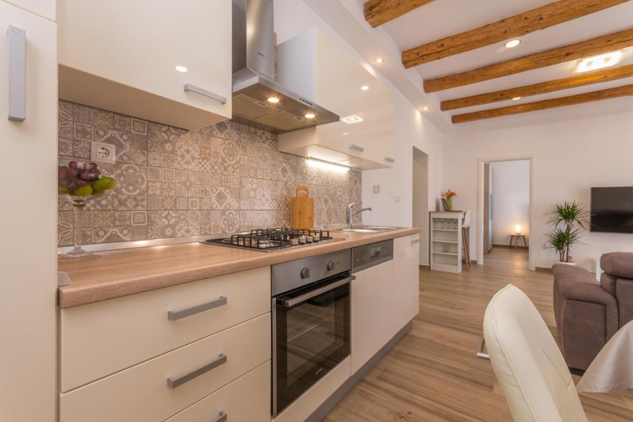 Apartmani Bonaca - 10M To The Sea Grebaštica Екстериор снимка