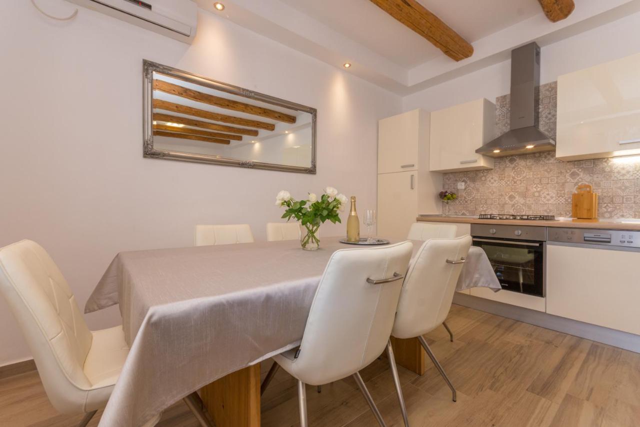 Apartmani Bonaca - 10M To The Sea Grebaštica Екстериор снимка