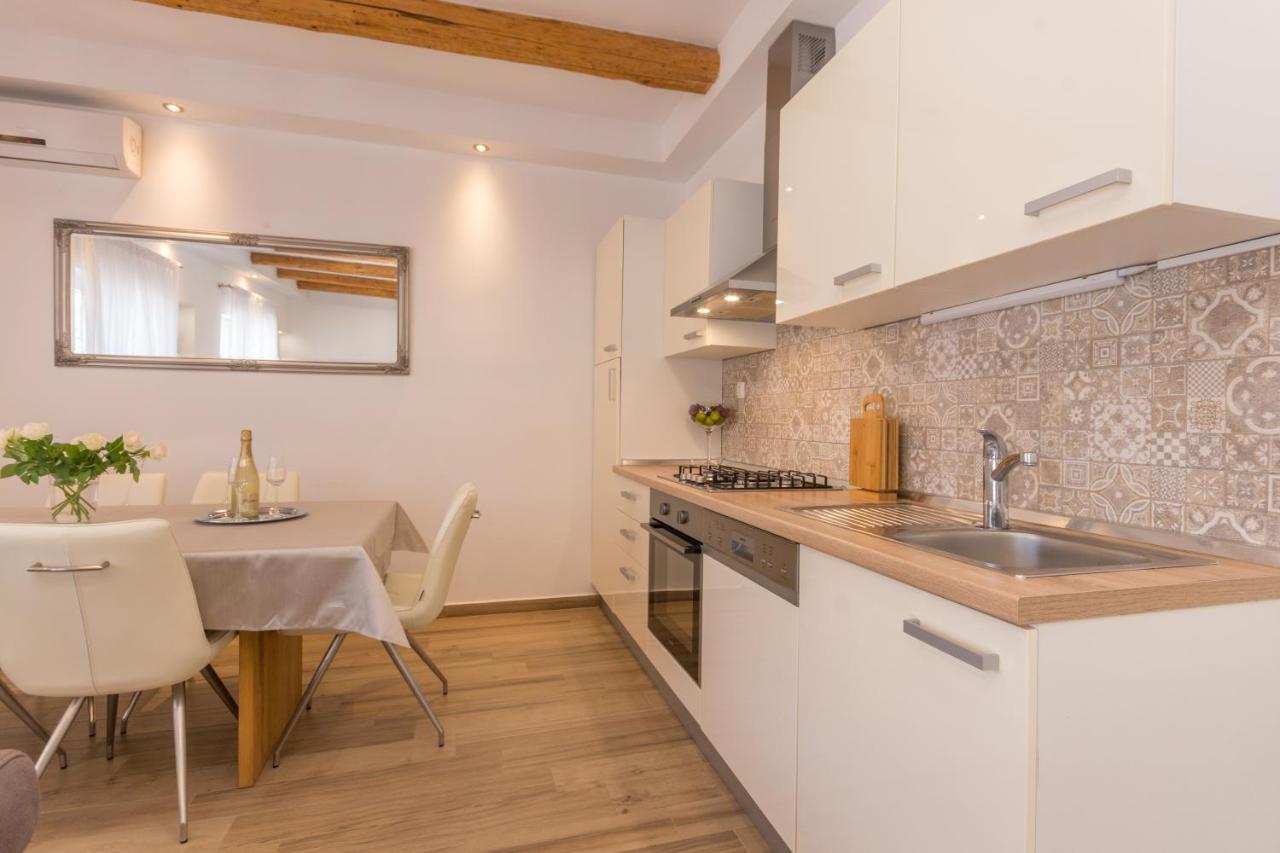 Apartmani Bonaca - 10M To The Sea Grebaštica Екстериор снимка