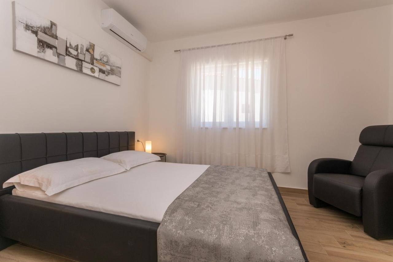 Apartmani Bonaca - 10M To The Sea Grebaštica Екстериор снимка