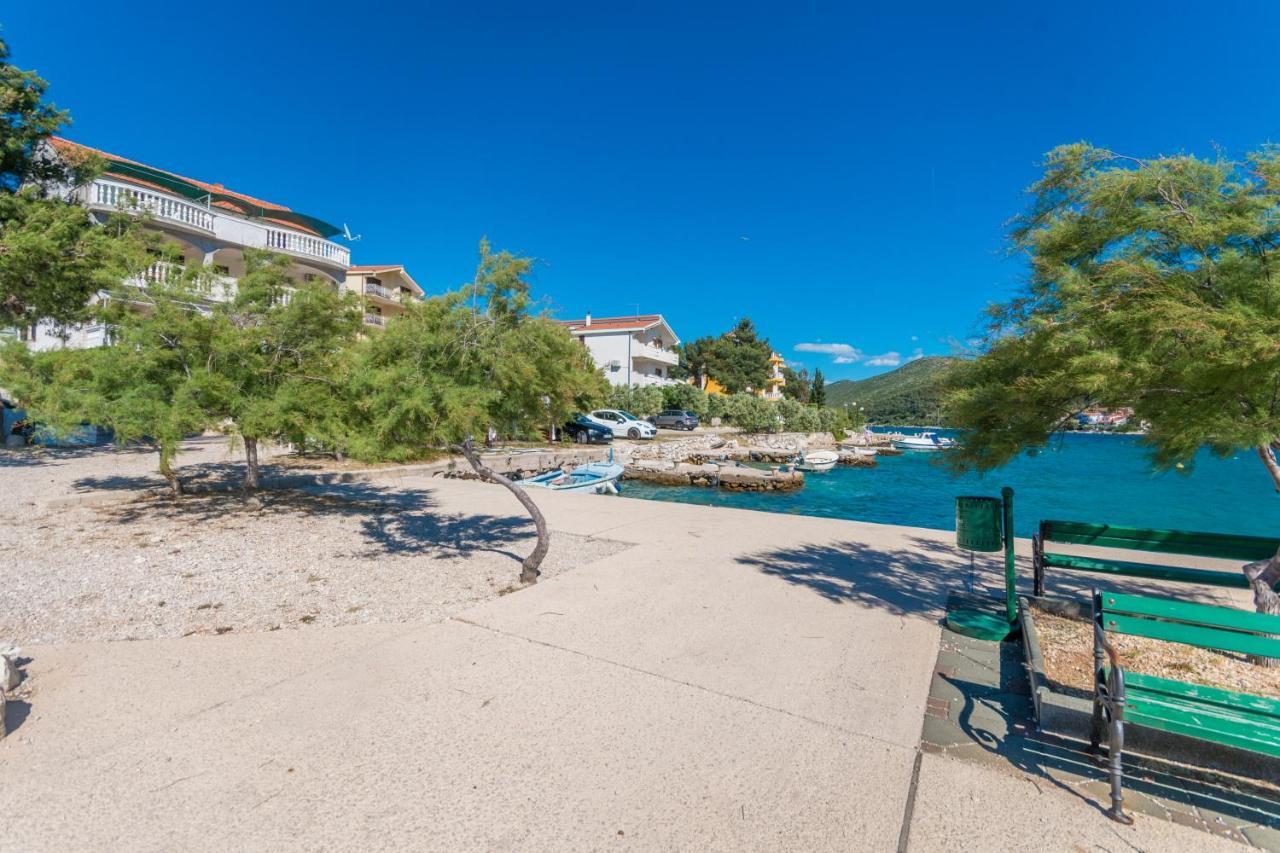Apartmani Bonaca - 10M To The Sea Grebaštica Екстериор снимка