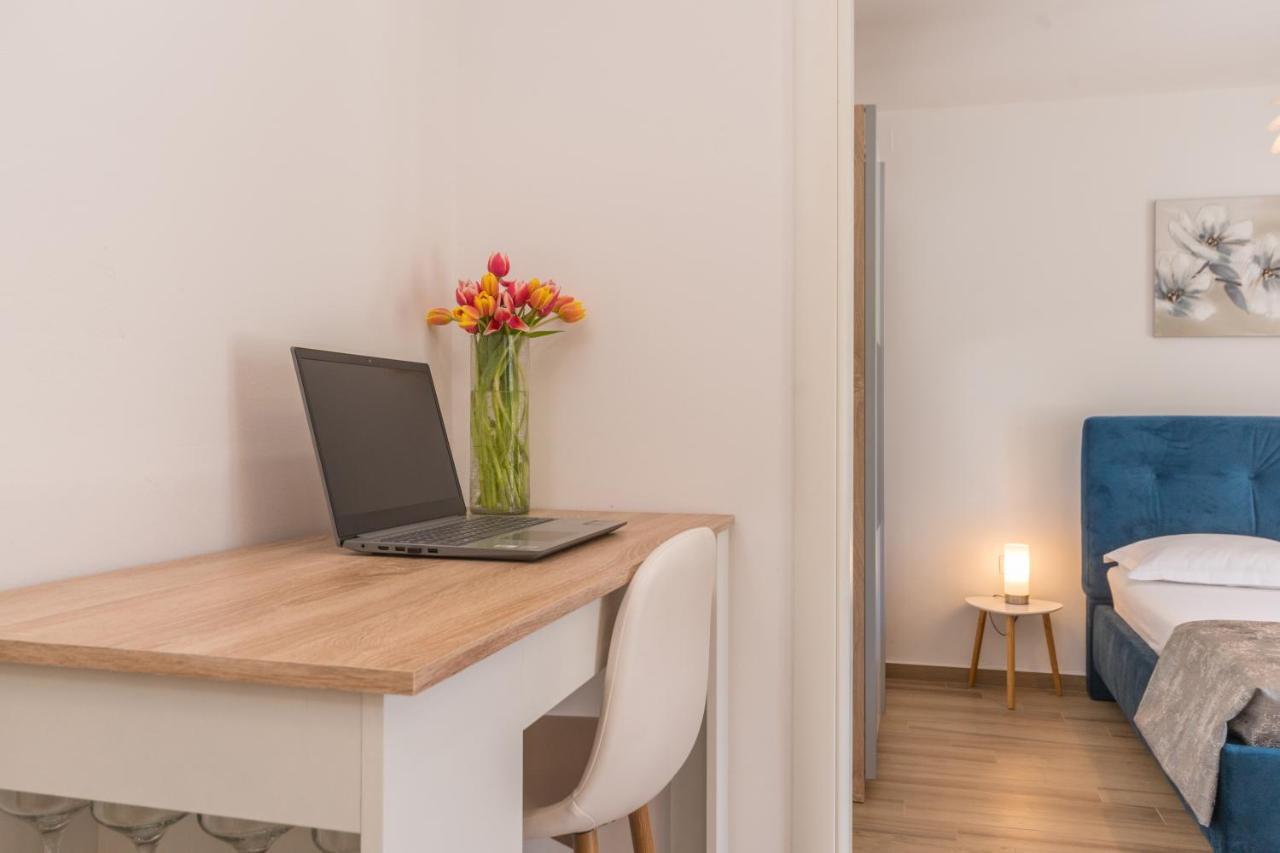Apartmani Bonaca - 10M To The Sea Grebaštica Екстериор снимка