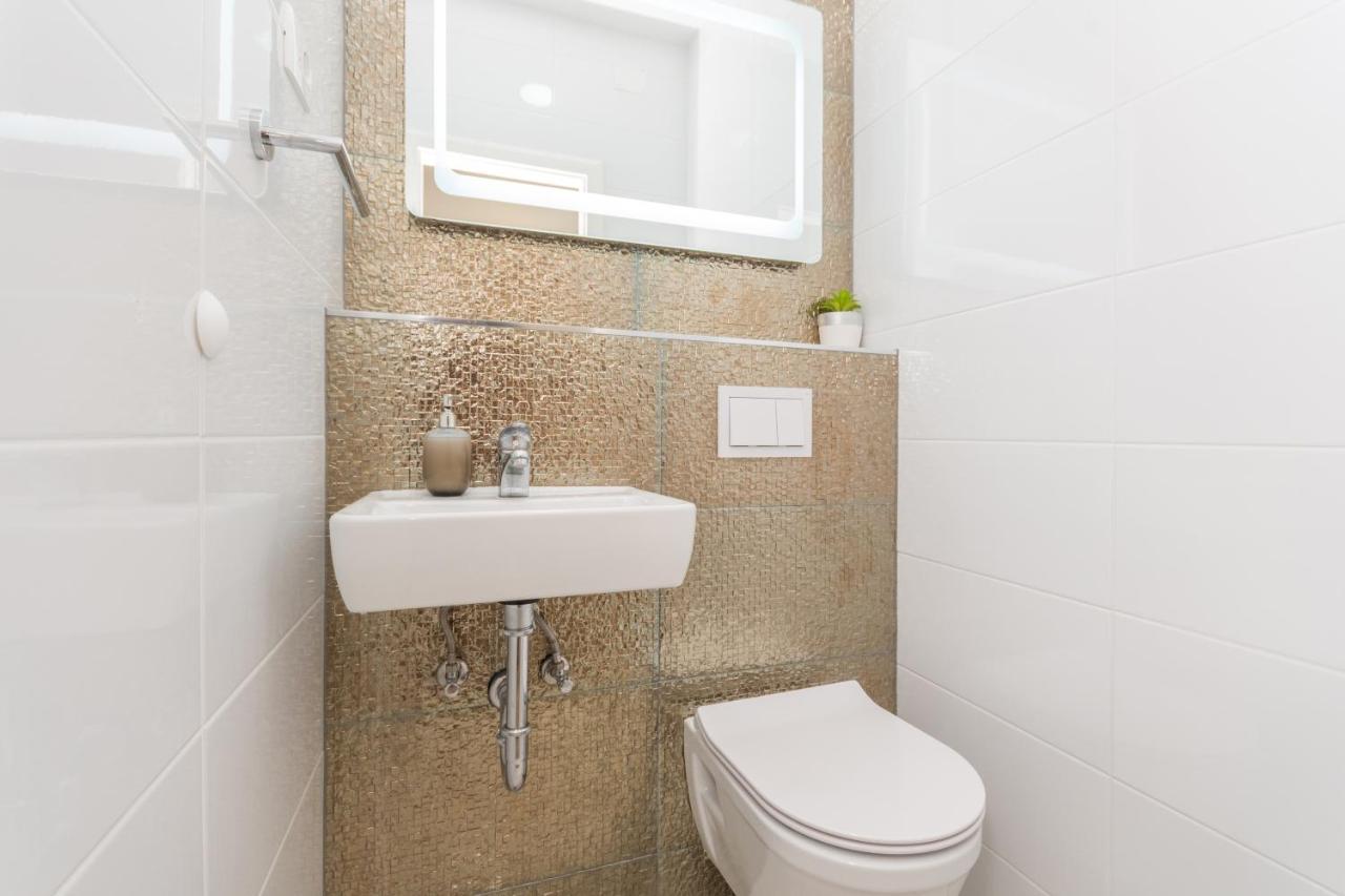 Apartmani Bonaca - 10M To The Sea Grebaštica Екстериор снимка