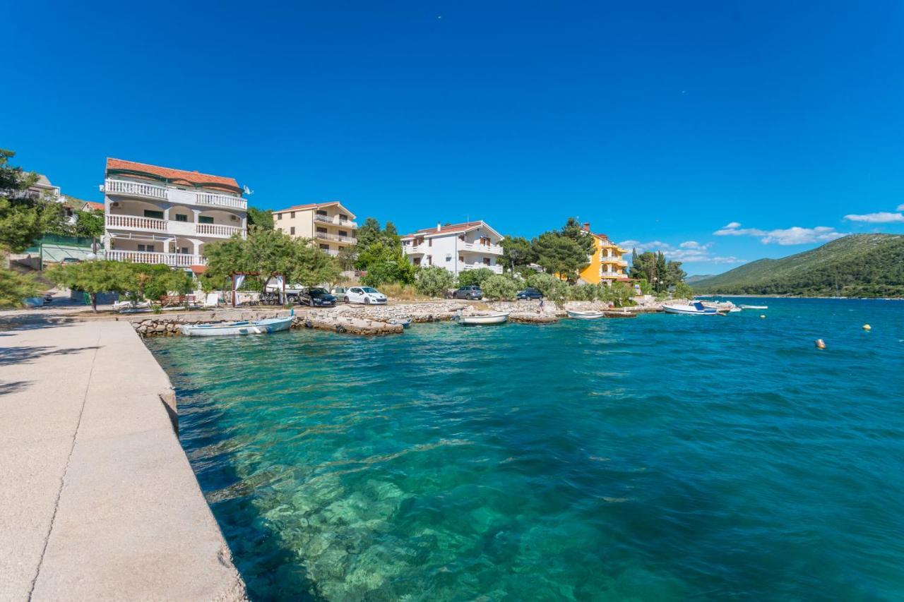 Apartmani Bonaca - 10M To The Sea Grebaštica Екстериор снимка