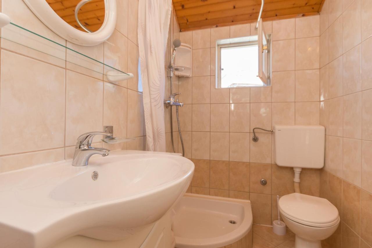 Apartmani Bonaca - 10M To The Sea Grebaštica Екстериор снимка